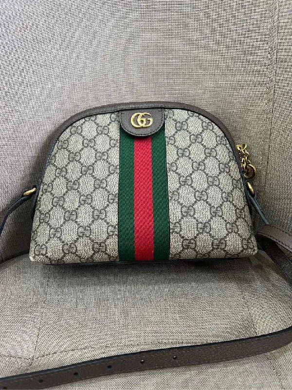 Women Gucci tote bags in GG Supreme canvas for a branded feelGucci Alma Beige GG Canvas Crossbody Bag 23.5x18cm