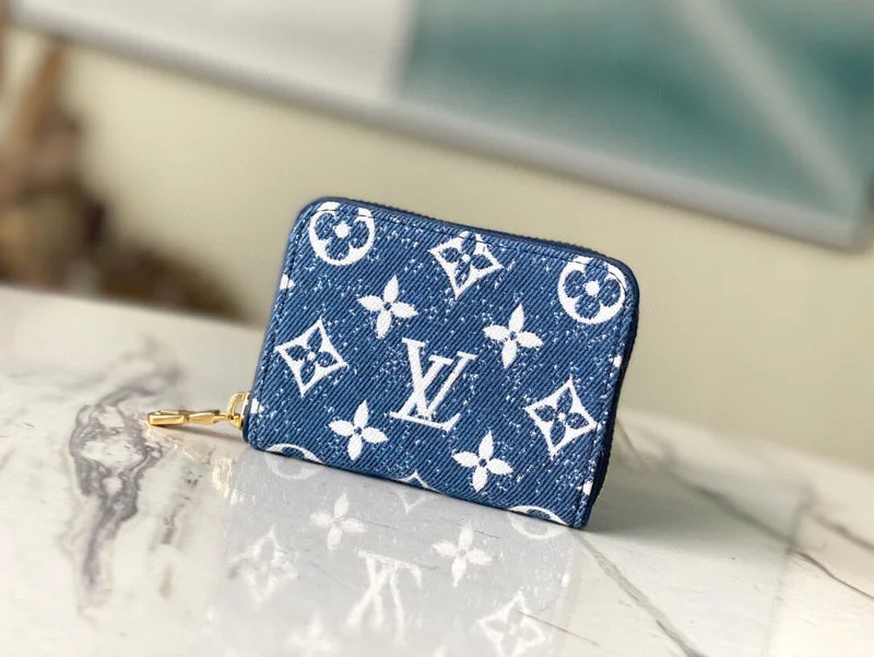 Ladies Louis Vuitton Petite Malle bags with a star - shaped charm for cutenessBC - LOUIS VUITTON BAGS - 1332