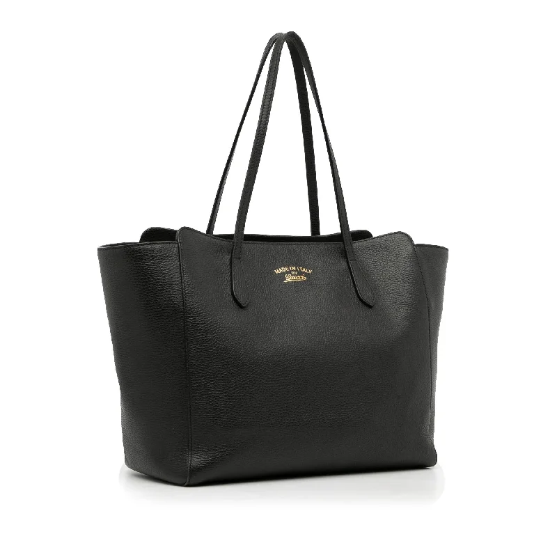 Women Gucci bags with interlocking G hardware for a classic lookGucci Medium Swing Tote (SHG-S0KPsU)