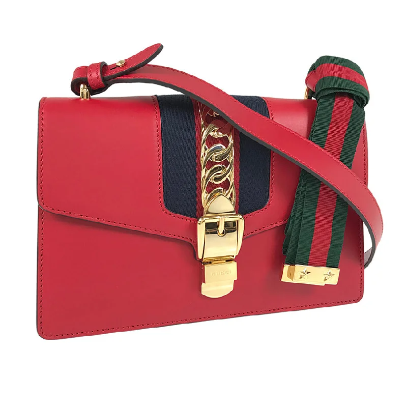 Women Gucci bags with a snap - button closure and a decorative charmGUCCI 421882 Shoulder bag