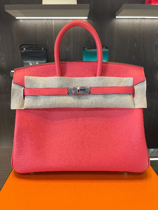 Compact Hermes Herbag Zip for Effortless CarryingHermes Birkin Bags in a Light Beige for a Soft and Sophisticated AestheticHermes Birkin 25 Swift Rose Texas Palladium Hardware