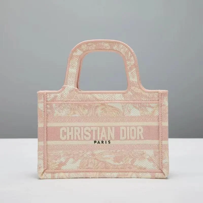 Luxury Christian Dior crossbody bags with a chain - link strapGlitzyBags - Designer bags by Dior 270