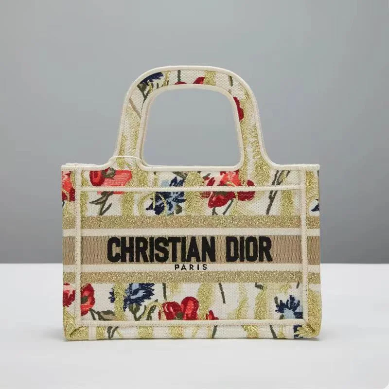 Fashion - forward Christian Dior tote bags for the modern womanGlitzyBags - Designer bags by Dior 271