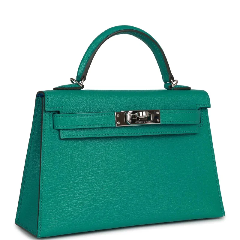 Hermes Bags with Adjustable and Padded Shoulder StrapsHermès Kelly Bags made of exotic alligator leather for ultimate luxuryHermes Kelly 20 Verso Vert Verone Verso Chevre Palladium Hardware