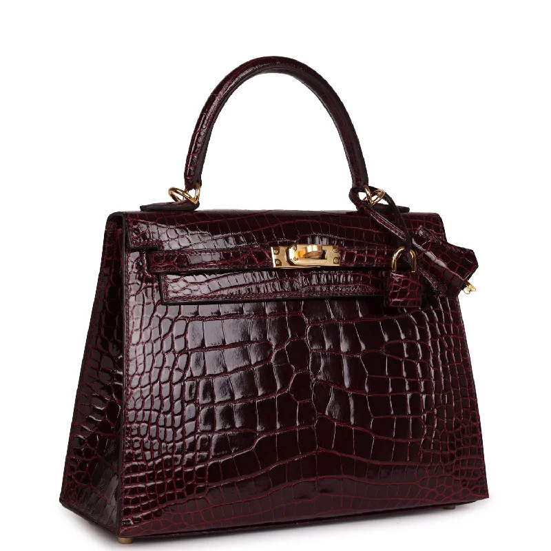 Hermes Bags with Chain - Link Handles for a Touch of GlamourHermès Kelly Bags with a removable interior dividerHermes Kelly Sellier 25 Bordeaux Shiny Alligator Gold Hardware