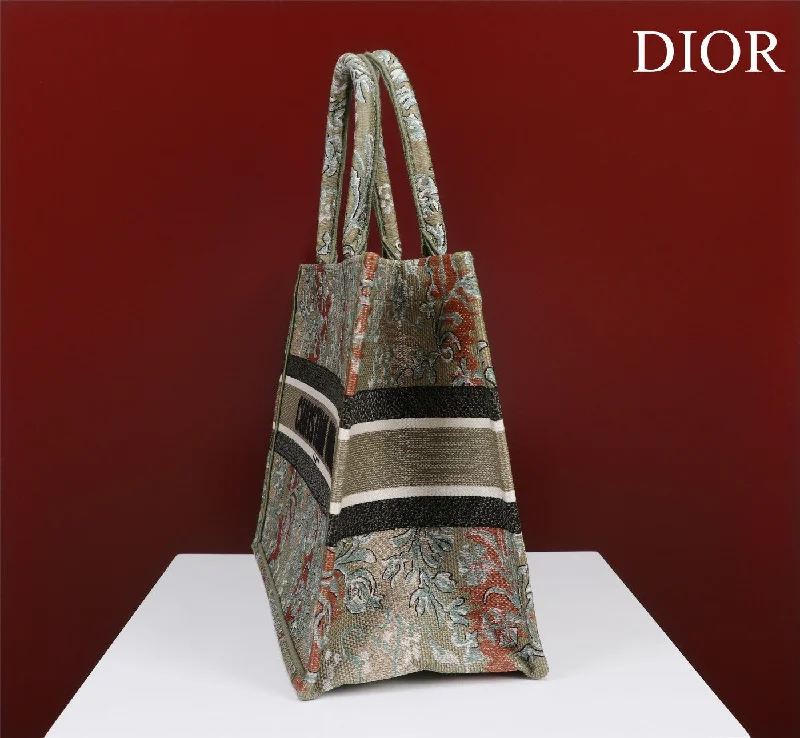 Christian Dior tote bags with a printed Dior logo on the frontWF - Dior Bag - 359