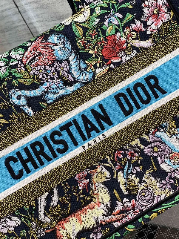 Christian Dior tote bags with a printed Dior logo on the frontWF - Dior Bag - 369